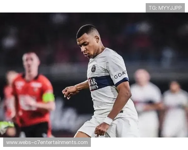 姆巴佩单刀过门将后空门中梁,错失扩大比分良机 姆巴佩单刀过门将后空门中梁,错失扩大比分良机