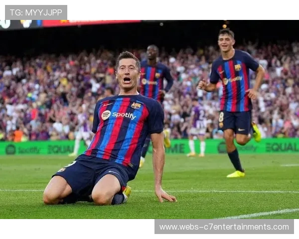 汉堡门神霍伊尔8.1分评分全场最高,扑救率保级关键 汉堡门神霍伊尔8.1分评分全场最高,扑救率保级关键