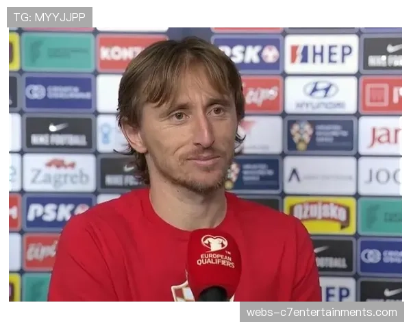 克罗地亚出局，37岁的莫德里奇被换下时获全场球迷起立鼓掌